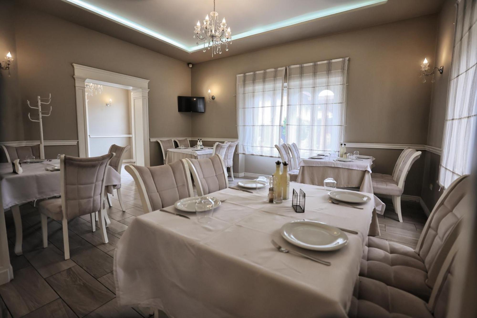 Vila Casablanca - Boutique Hotel & Restaurant Shkoder Ngoại thất bức ảnh