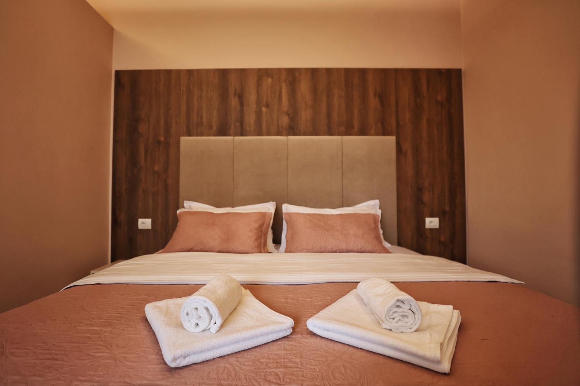 Vila Casablanca - Boutique Hotel & Restaurant Shkoder Ngoại thất bức ảnh