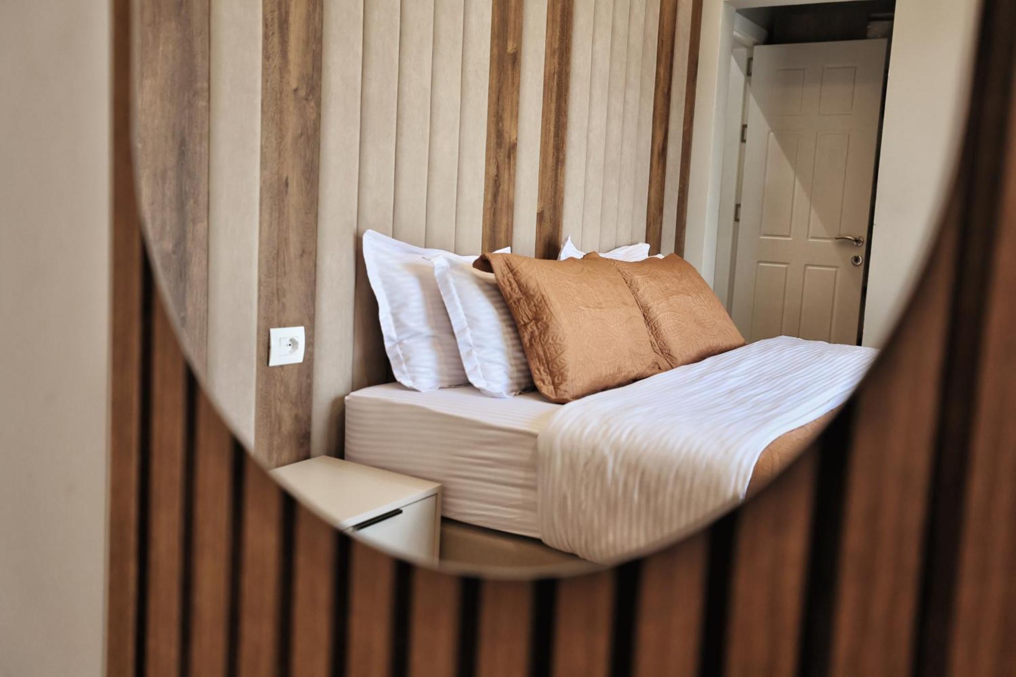 Vila Casablanca - Boutique Hotel & Restaurant Shkoder Ngoại thất bức ảnh