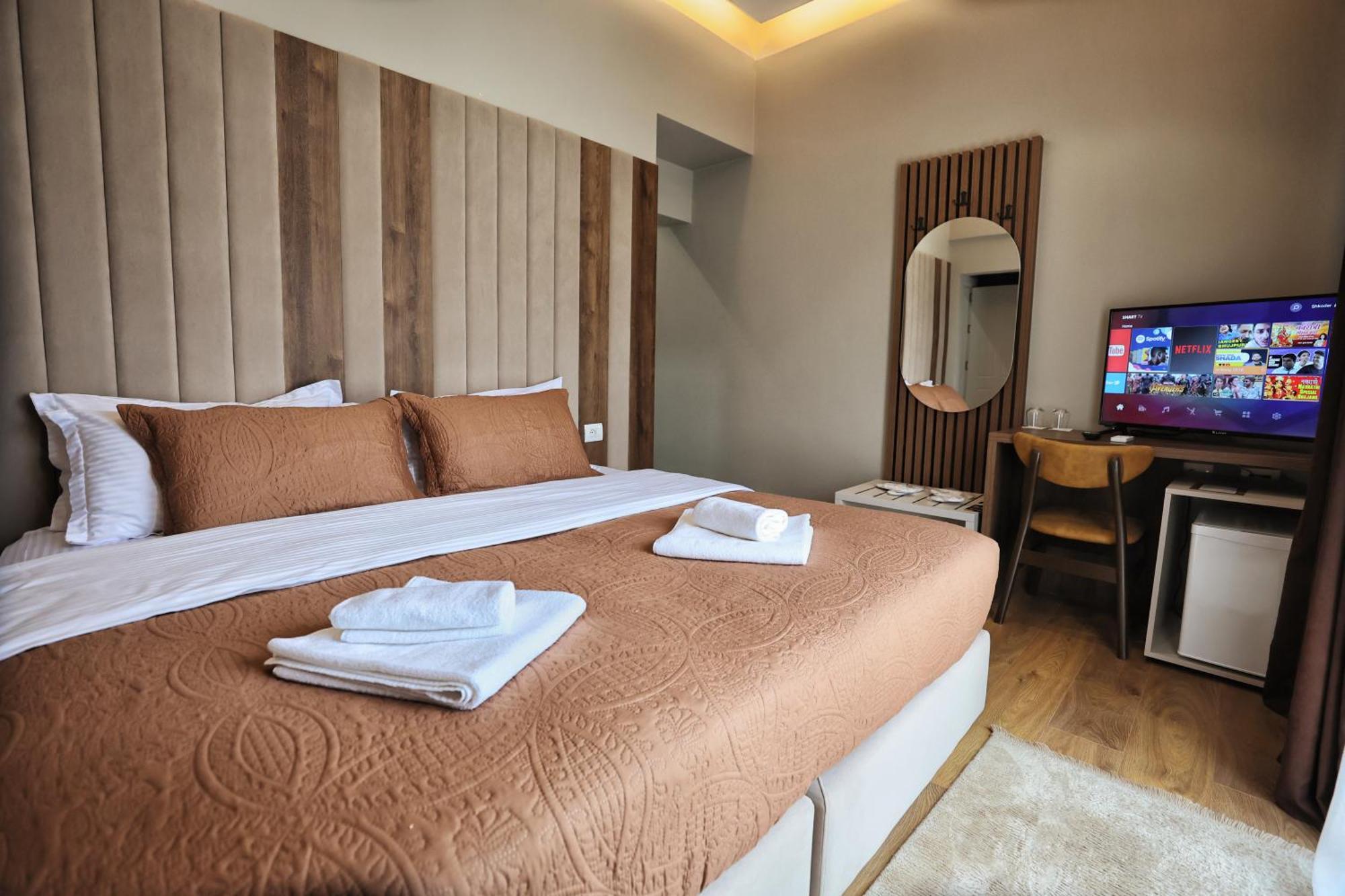 Vila Casablanca - Boutique Hotel & Restaurant Shkoder Ngoại thất bức ảnh