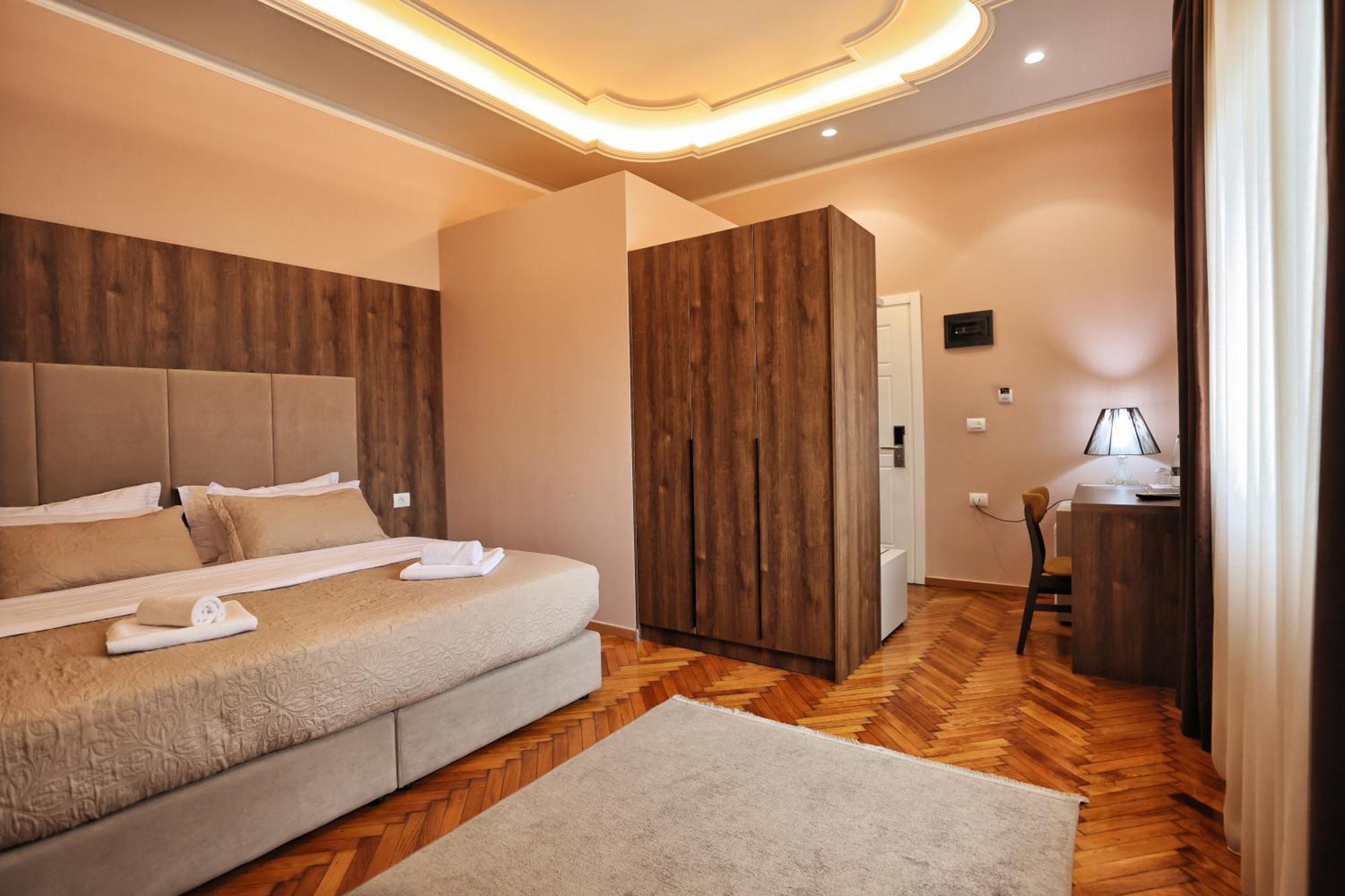 Vila Casablanca - Boutique Hotel & Restaurant Shkoder Ngoại thất bức ảnh