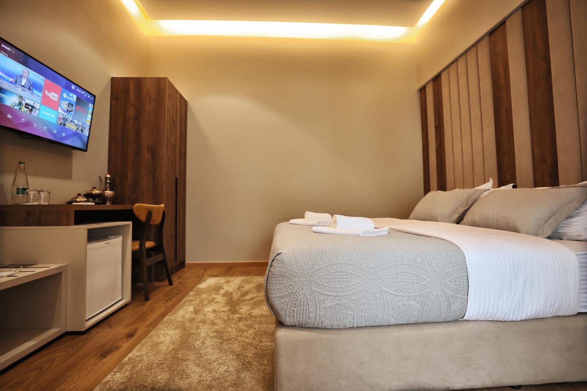 Vila Casablanca - Boutique Hotel & Restaurant Shkoder Ngoại thất bức ảnh