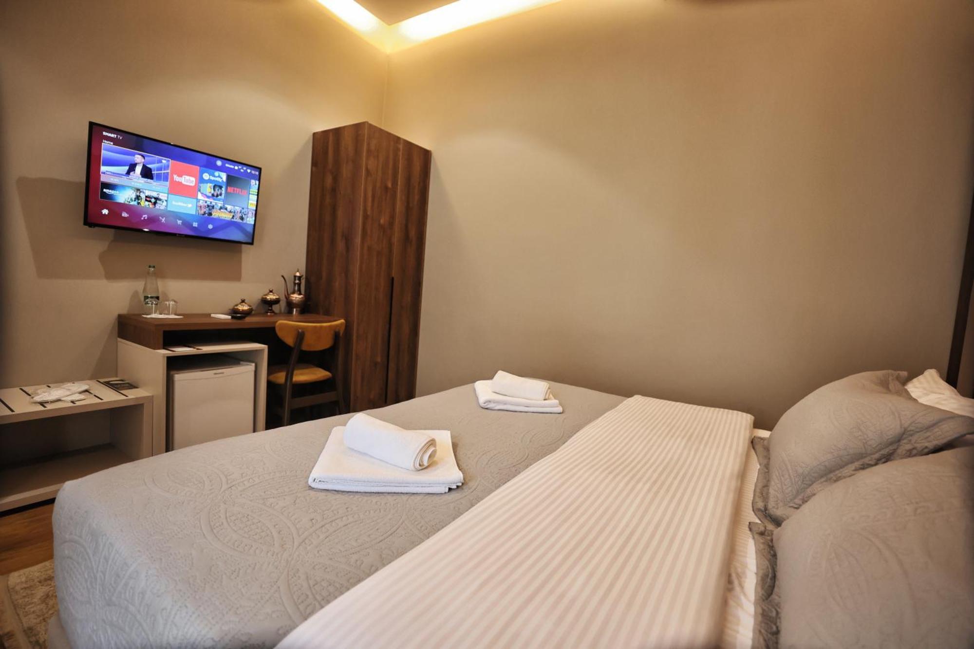 Vila Casablanca - Boutique Hotel & Restaurant Shkoder Ngoại thất bức ảnh